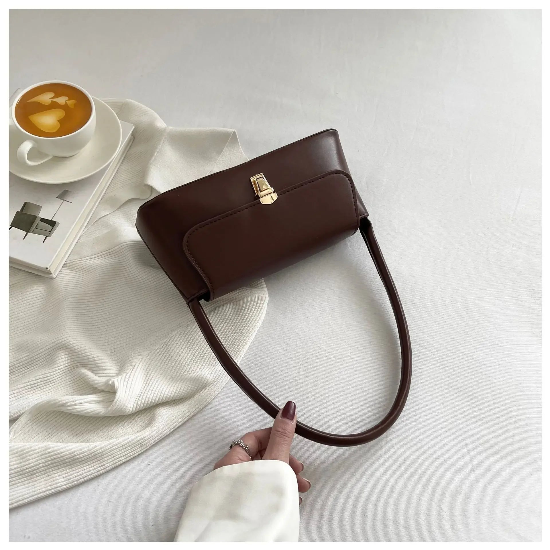 Women's Shoulder Bag Handbag Retro Baguette Bag Underarm Bag Fashion New Hand Shoulder Bag
