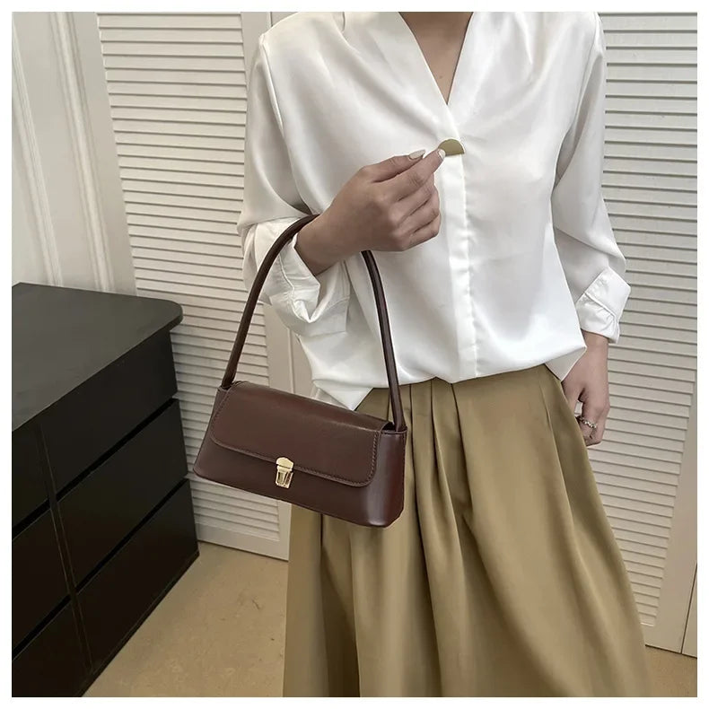 Women's Shoulder Bag Handbag Retro Baguette Bag Underarm Bag Fashion New Hand Shoulder Bag